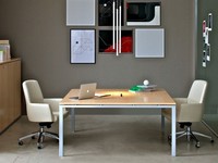 Asterisco In meeting table, Brotisch mit Holzplatte